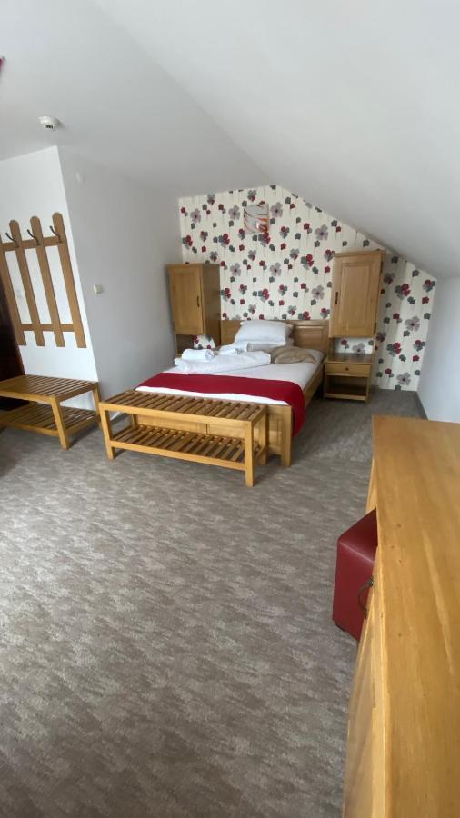 Pension La Viorel Isaila Сибиу Экстерьер фото