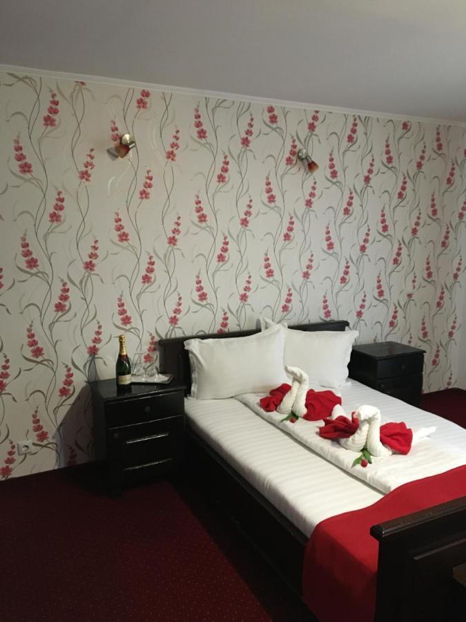 Pension La Viorel Isaila Сибиу Экстерьер фото